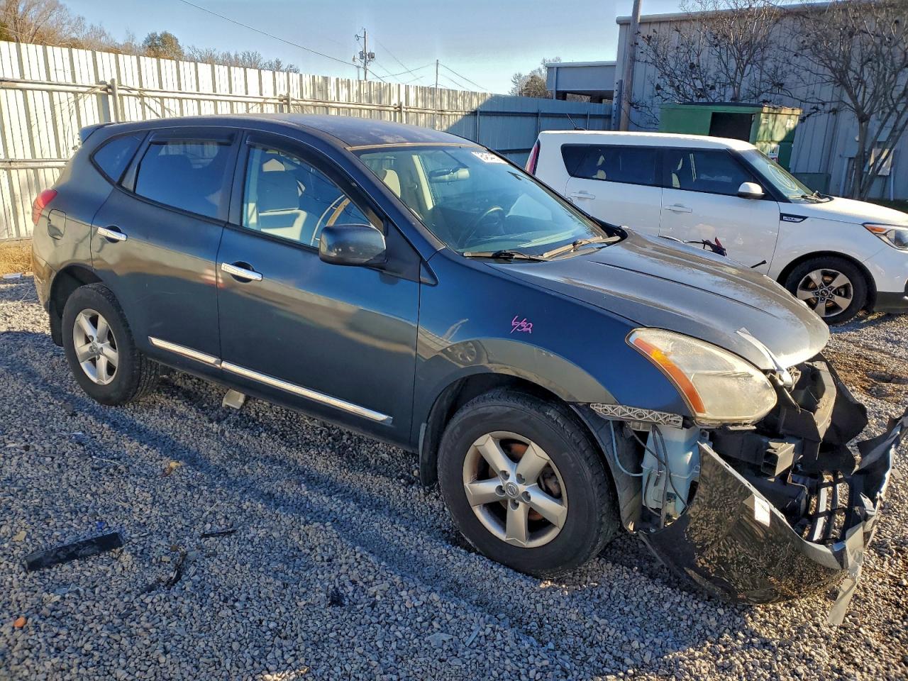 2013 NISSAN ROGUE S photo 4