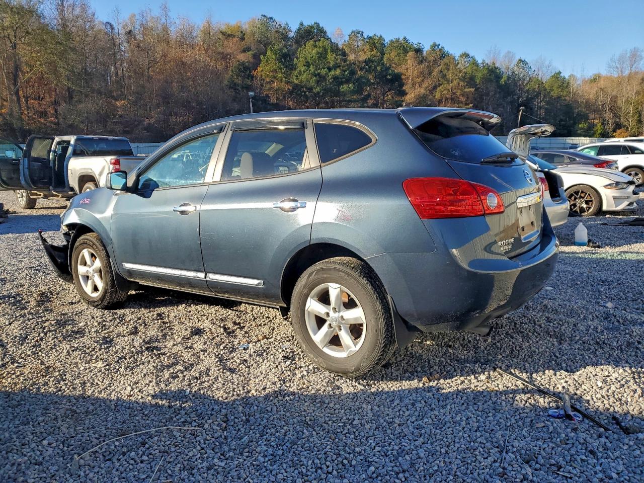 2013 NISSAN ROGUE S photo 2