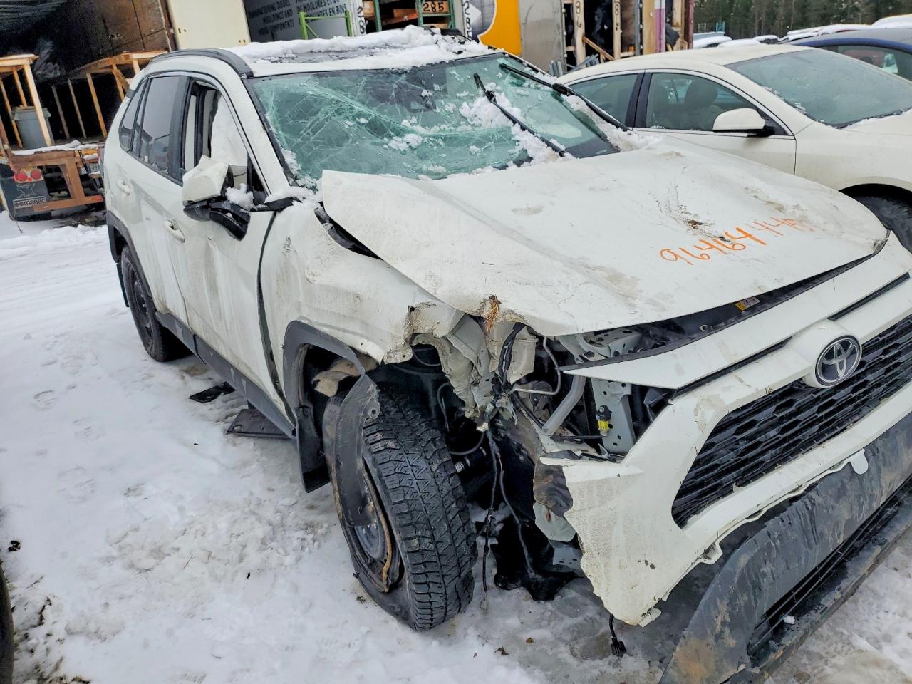 2022 TOYOTA RAV4 XLE photo 4