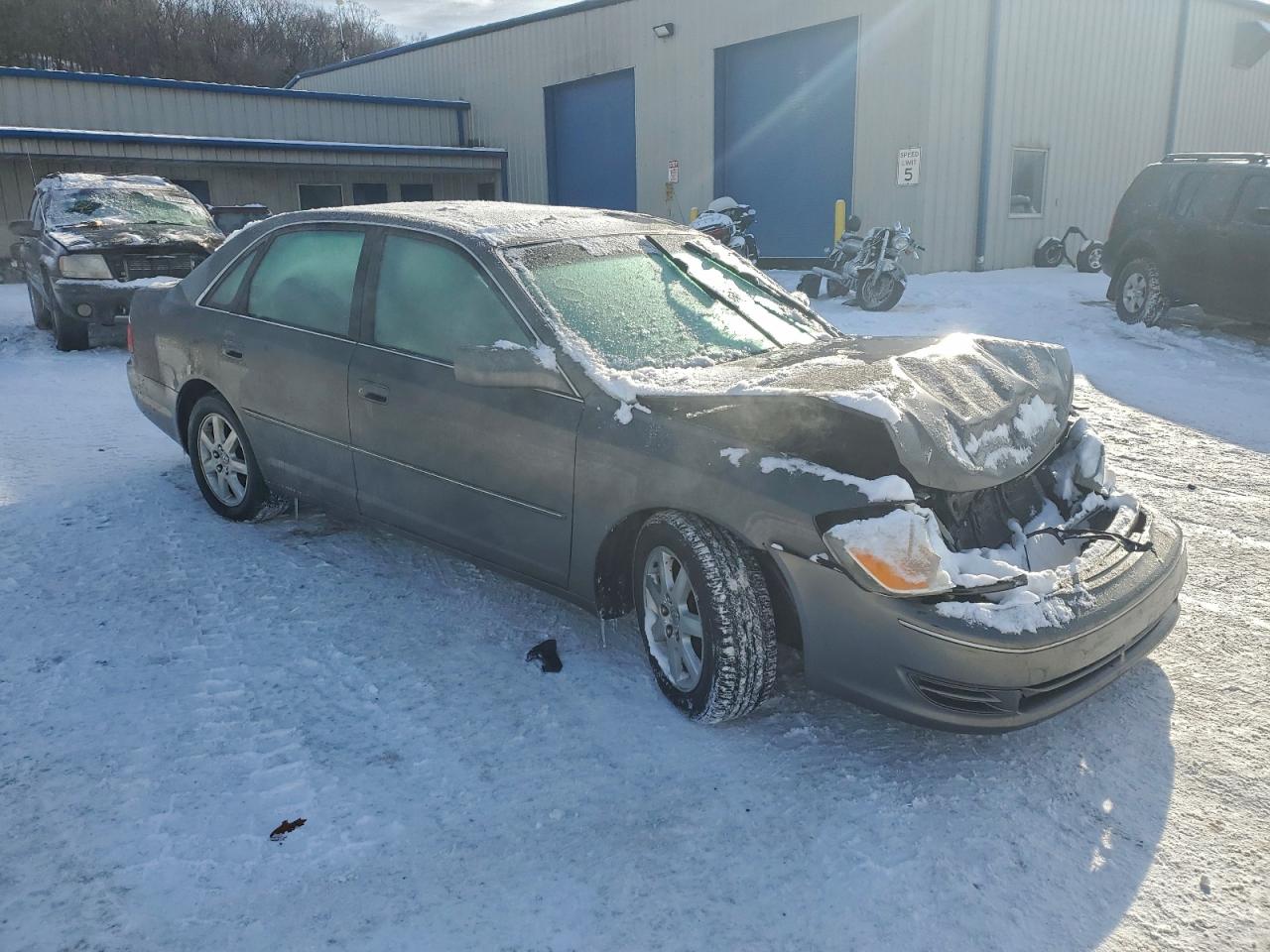 2003 TOYOTA AVALON XL photo 4