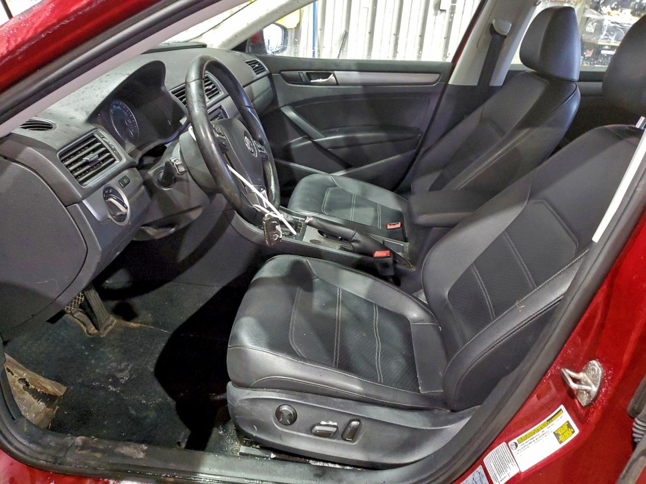 2015 VOLKSWAGEN PASSAT SE photo 7