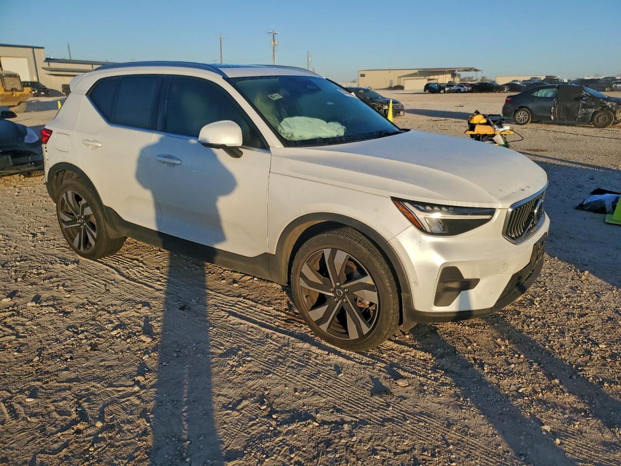 2023 VOLVO XC40 ULTIMATE photo 4