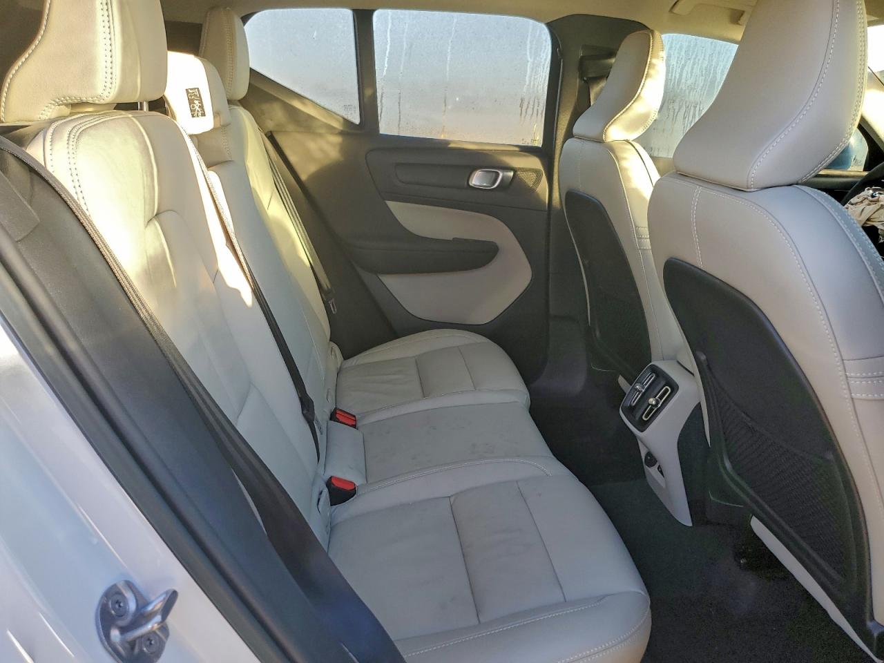 2023 VOLVO XC40 ULTIMATE photo 10