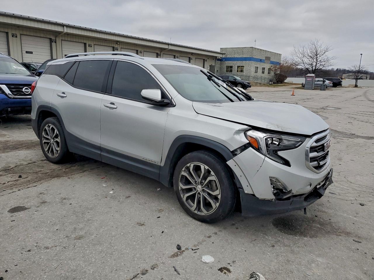 2019 GMC TERRAIN SLT photo 4