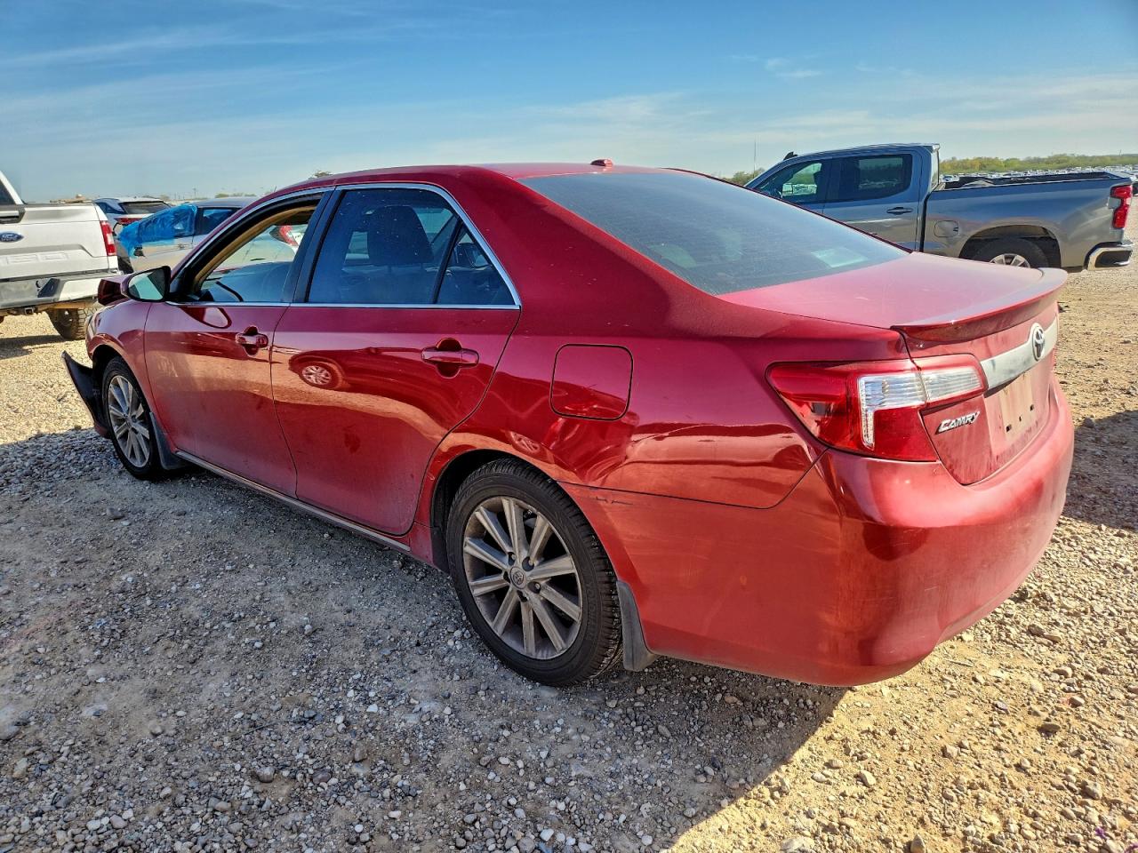 2014 TOYOTA CAMRY L photo 2