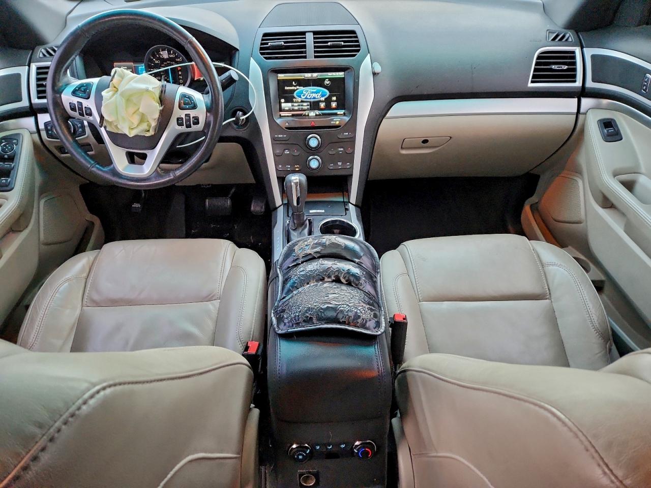 2015 FORD EXPLORER XLT photo 8