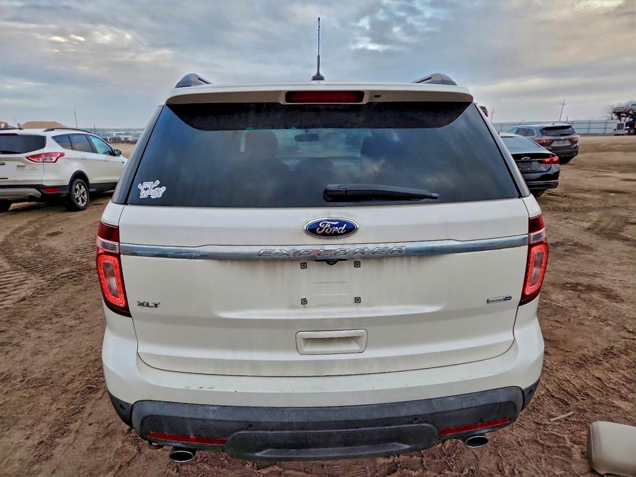 2015 FORD EXPLORER XLT photo 6