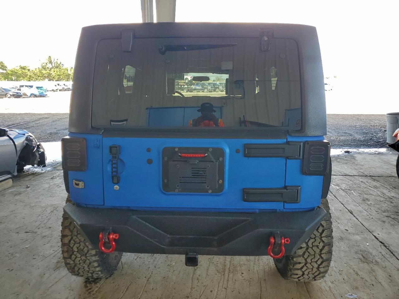 2010 JEEP WRANGLER UNLIMITED SPORT photo 6