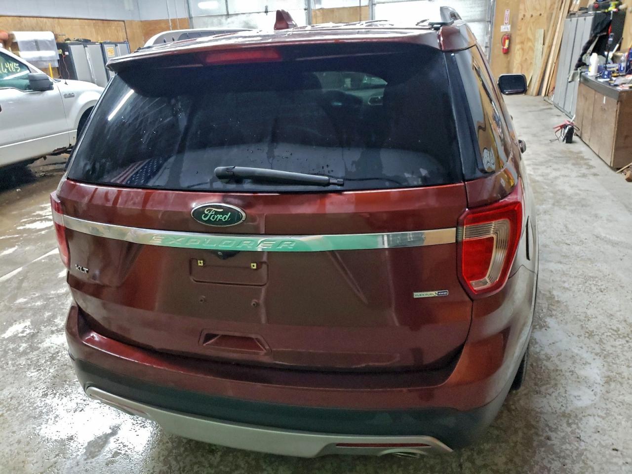 2016 FORD EXPLORER XLT photo 6