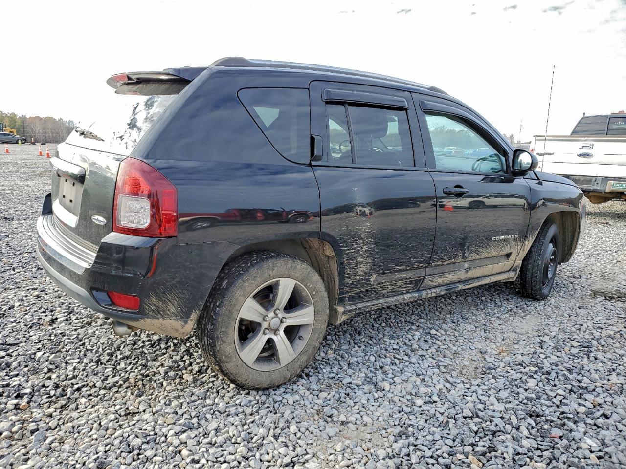 2017 JEEP COMPASS LATITUDE photo 3