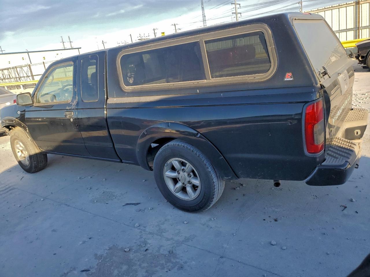 2004 NISSAN FRONTIER KING CAB XE photo 2