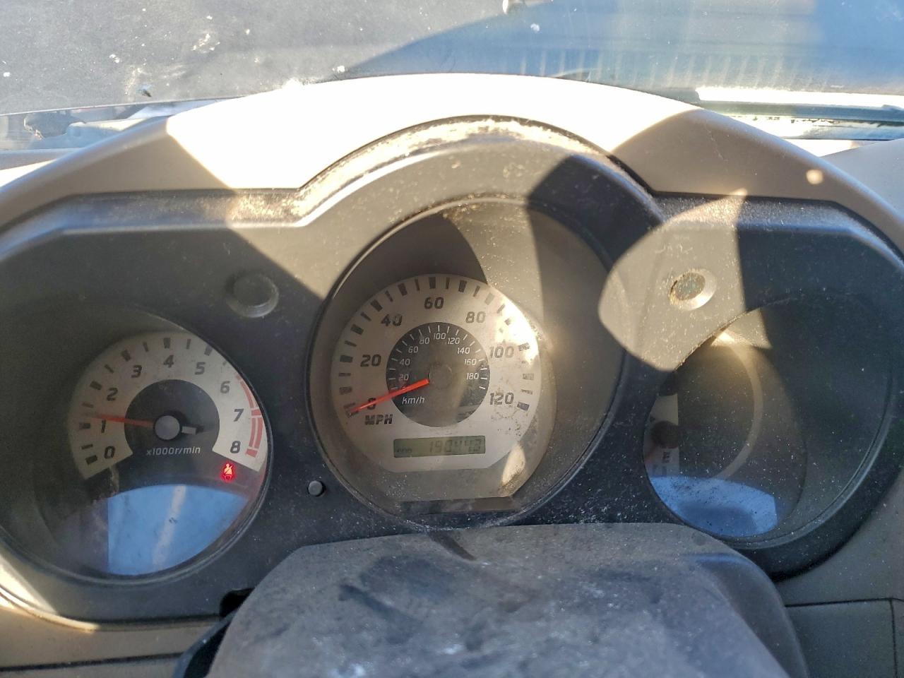 2004 NISSAN FRONTIER KING CAB XE photo 9