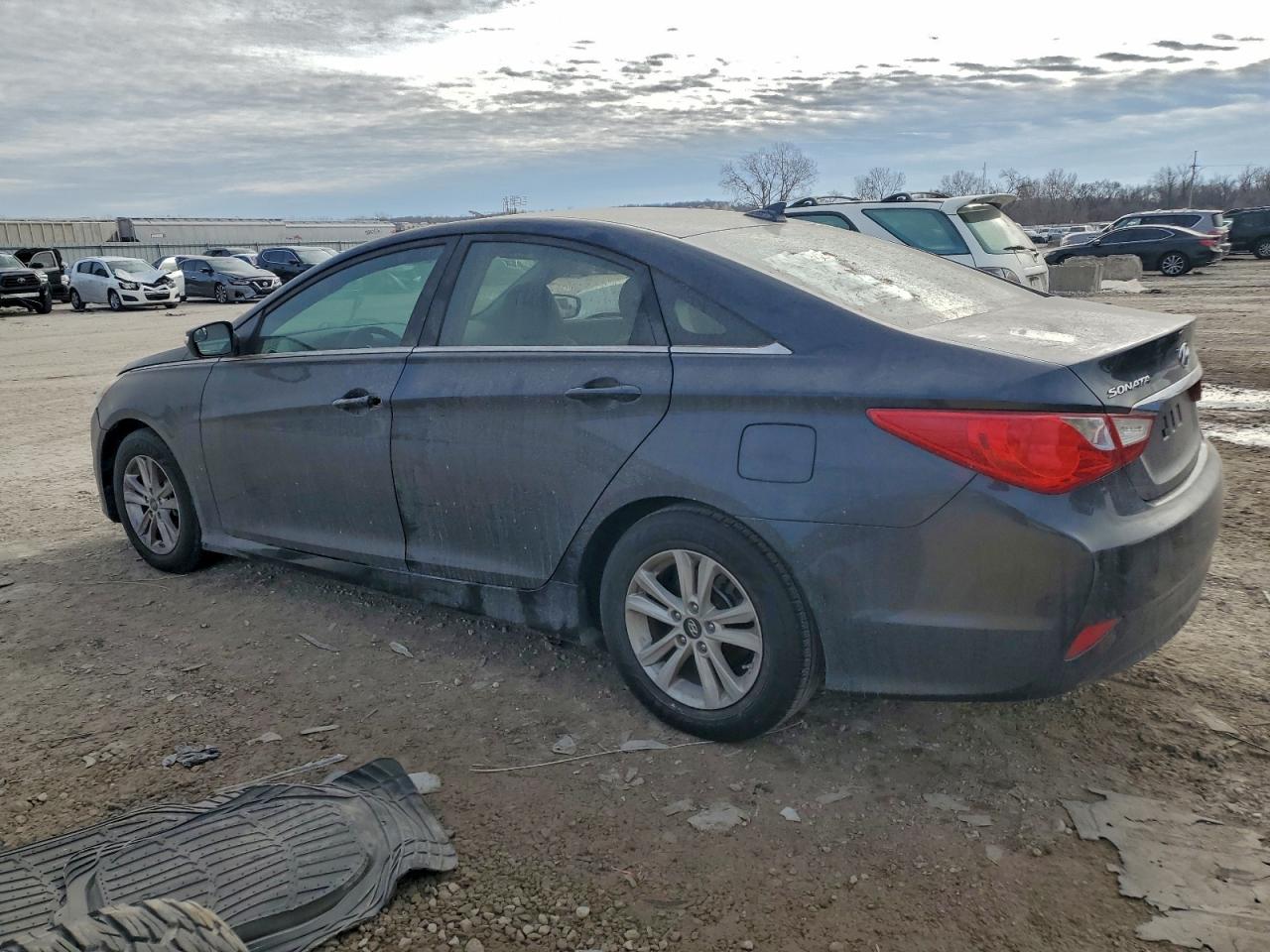 2014 HYUNDAI SONATA GLS photo 2