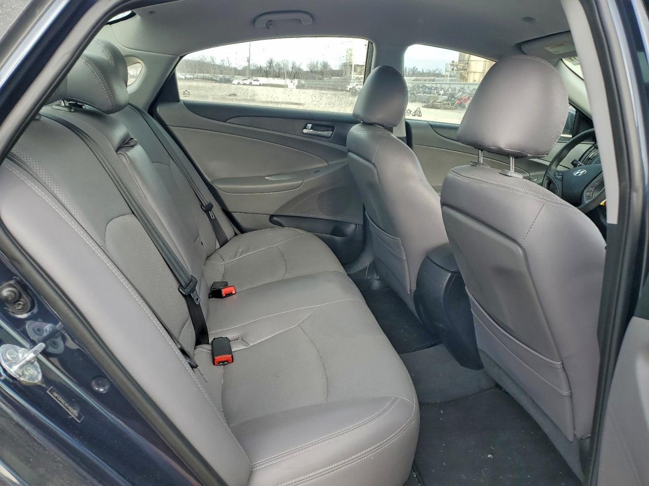 2014 HYUNDAI SONATA GLS photo 10