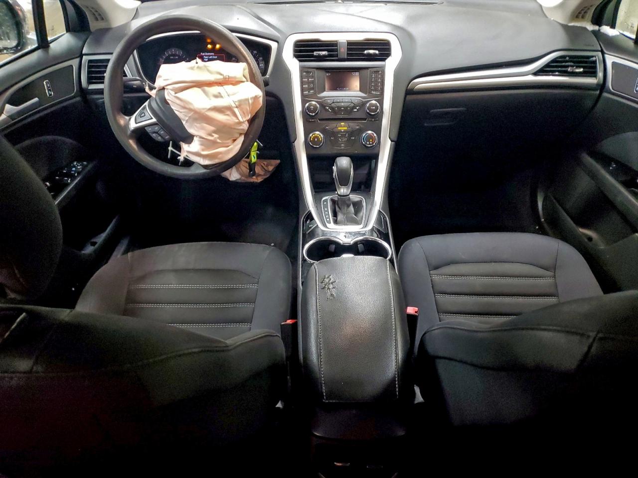 2014 FORD FUSION SE photo 8