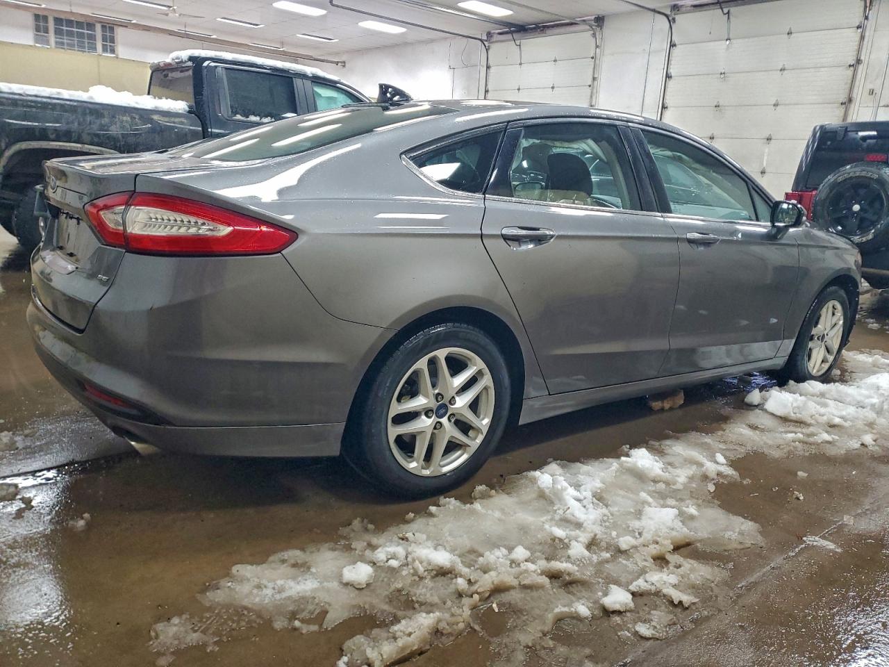 2014 FORD FUSION SE photo 3
