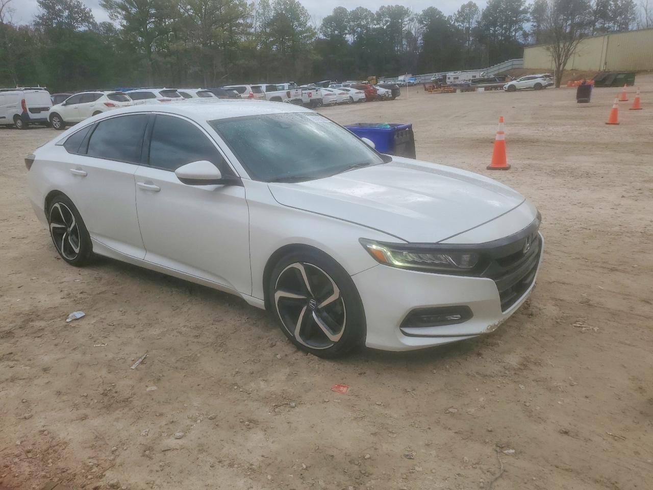 2018 HONDA ACCORD SPORT photo 4