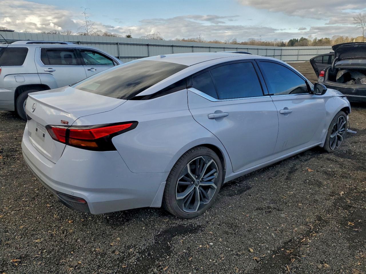 2025 NISSAN ALTIMA SR photo 3