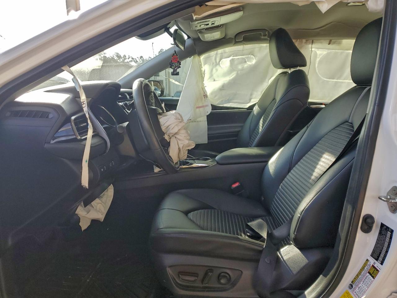 2019 TOYOTA CAMRY L photo 7
