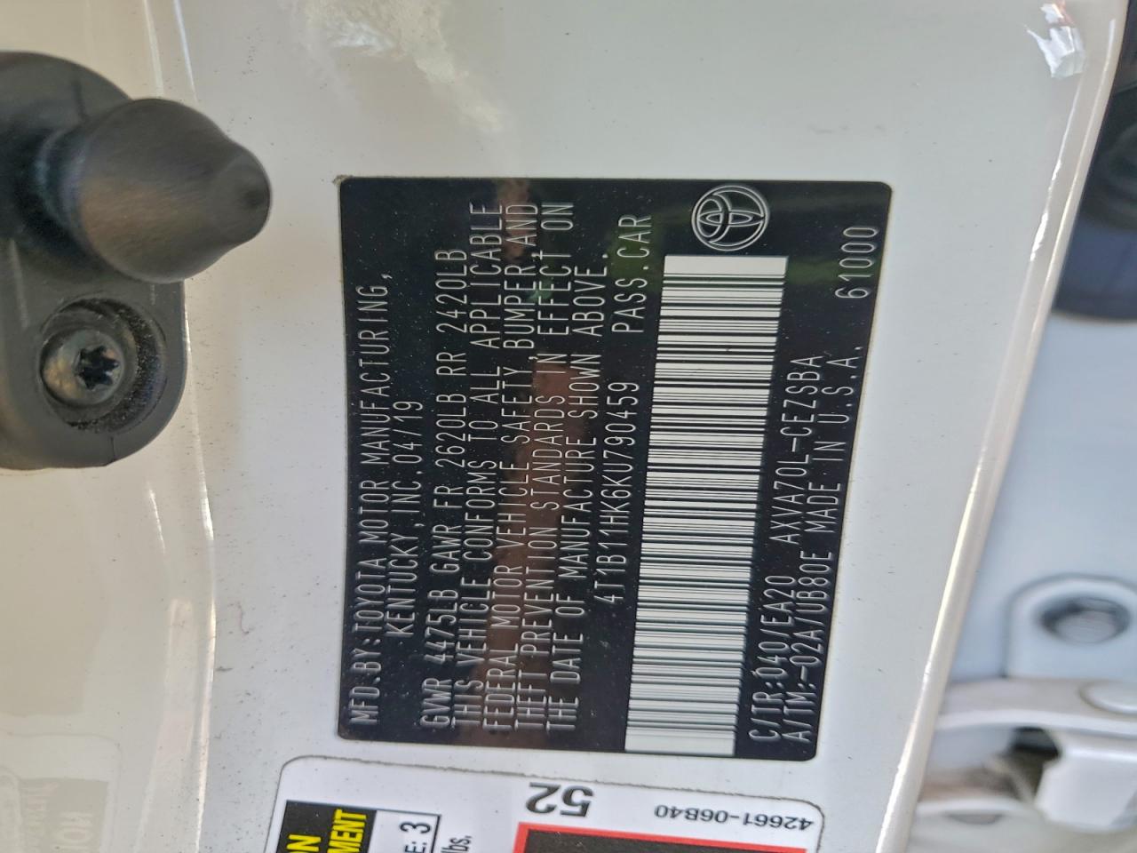 2019 TOYOTA CAMRY L photo 12