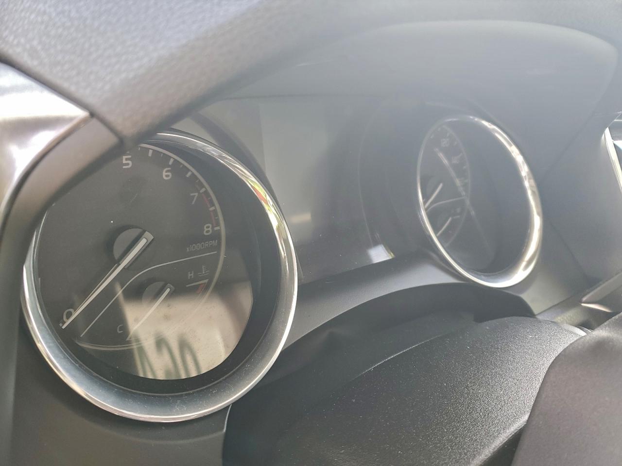 2019 TOYOTA CAMRY L photo 9