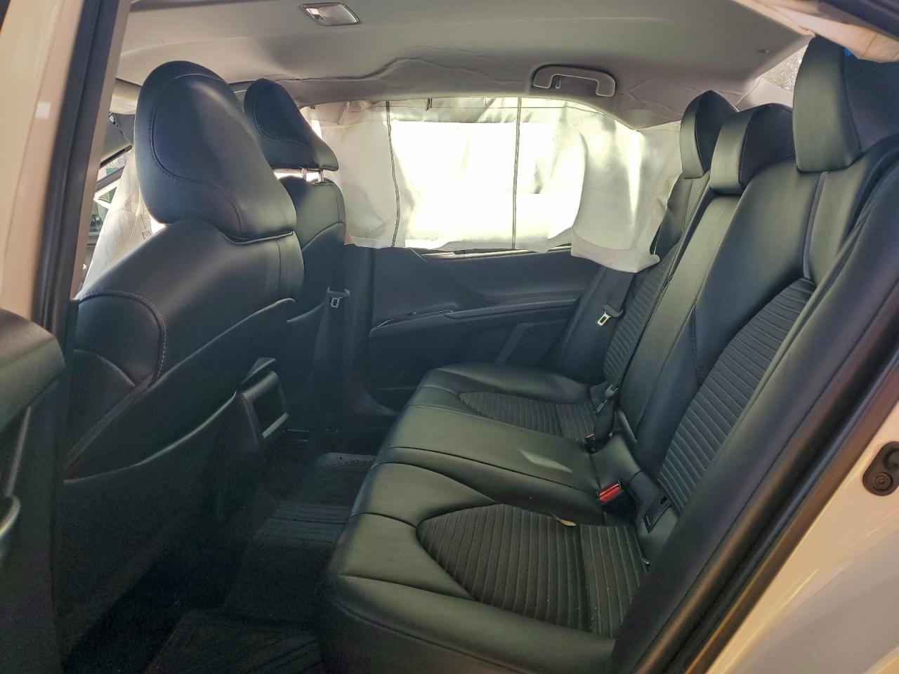 2019 TOYOTA CAMRY L photo 10