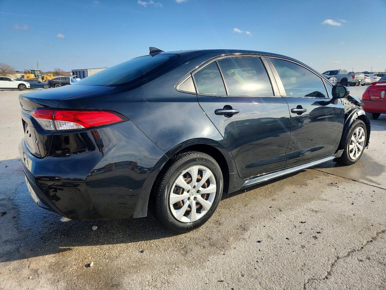 2020 TOYOTA COROLLA LE photo 3