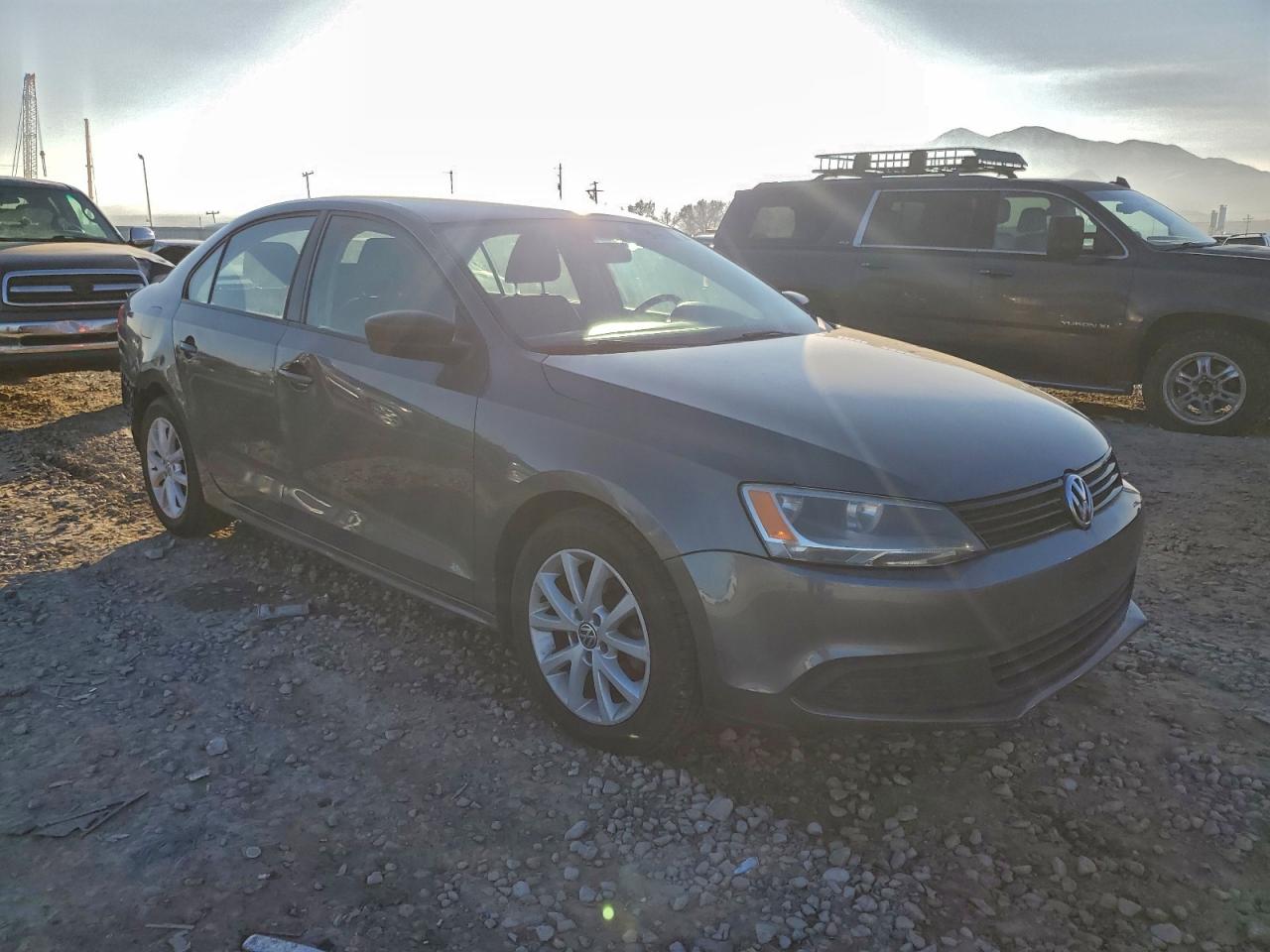 2014 VOLKSWAGEN JETTA BASE photo 4