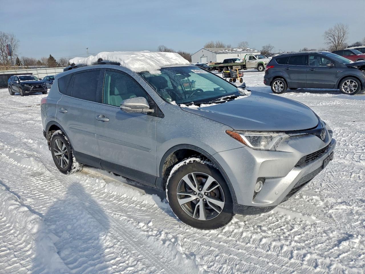 2017 TOYOTA RAV4 XLE photo 4