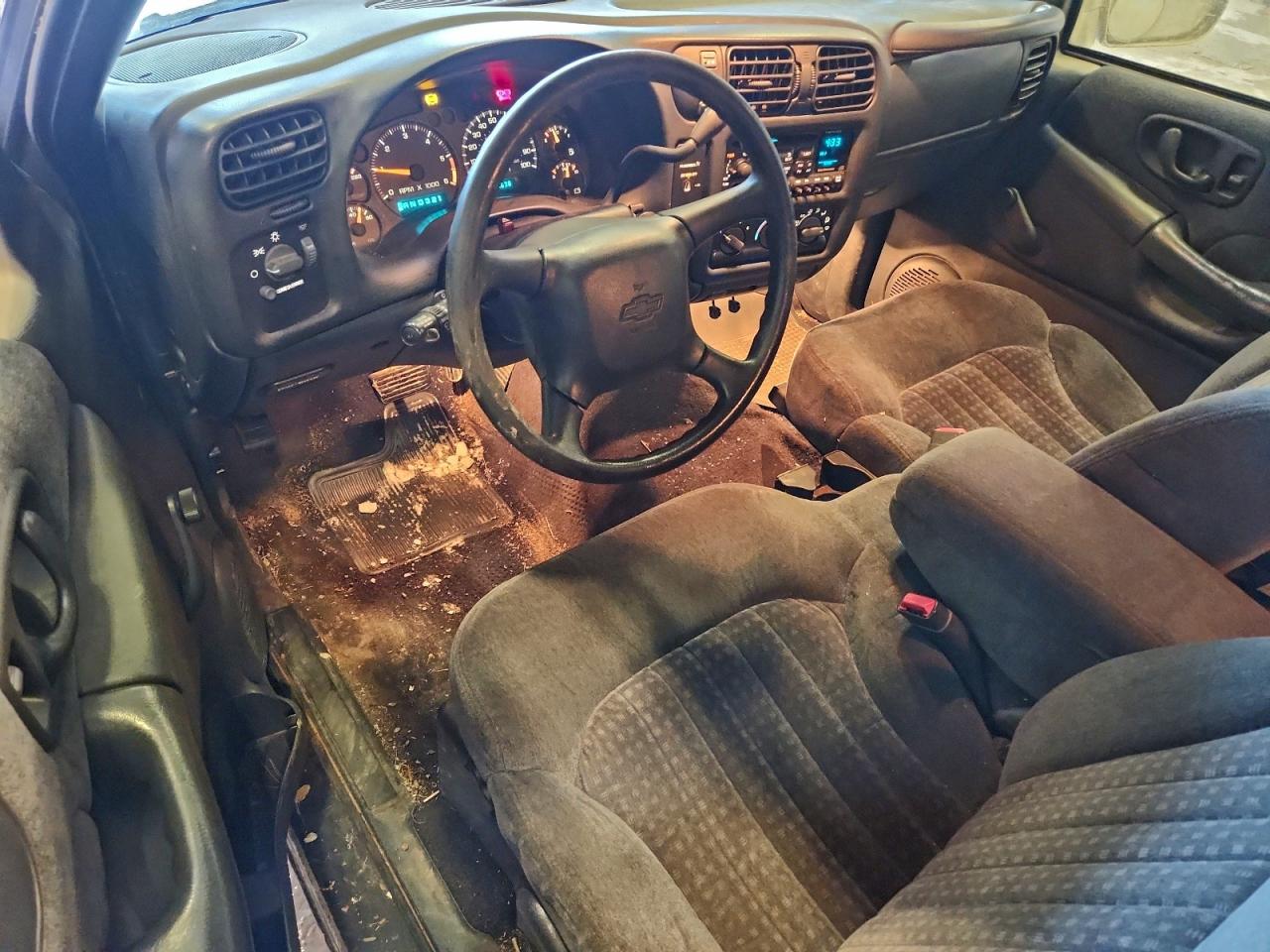 1999 CHEVROLET S TRUCK S10 photo 8