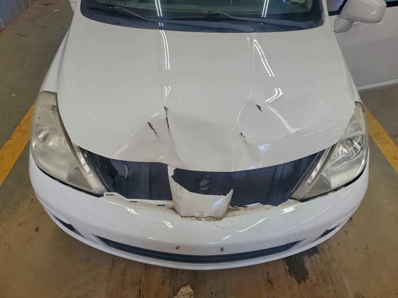 2011 NISSAN VERSA S photo 11