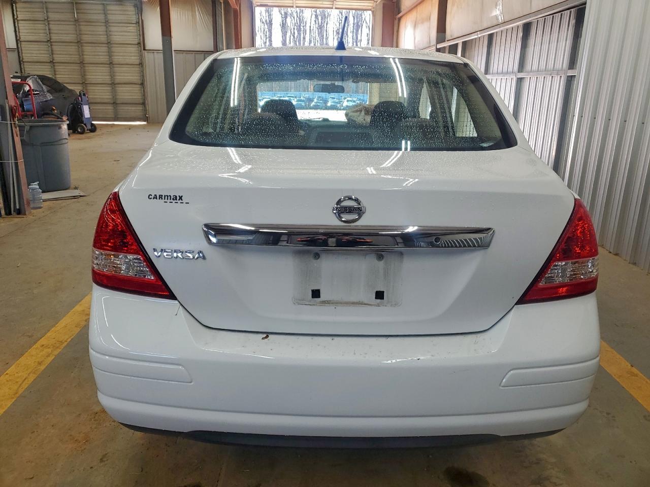 2011 NISSAN VERSA S photo 6