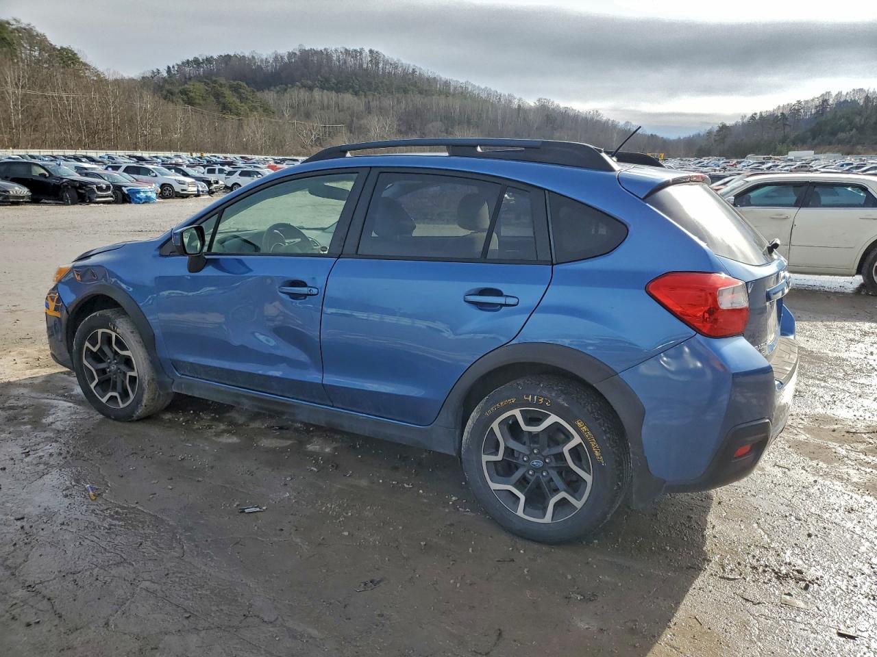 2017 SUBARU CROSSTREK PREMIUM photo 2