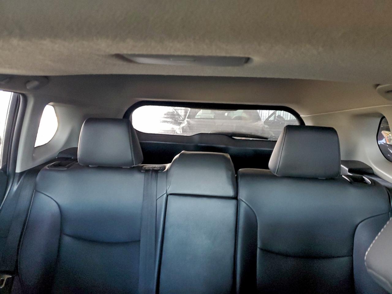 2023 TOYOTA COROLLA CROSS XLE photo 10