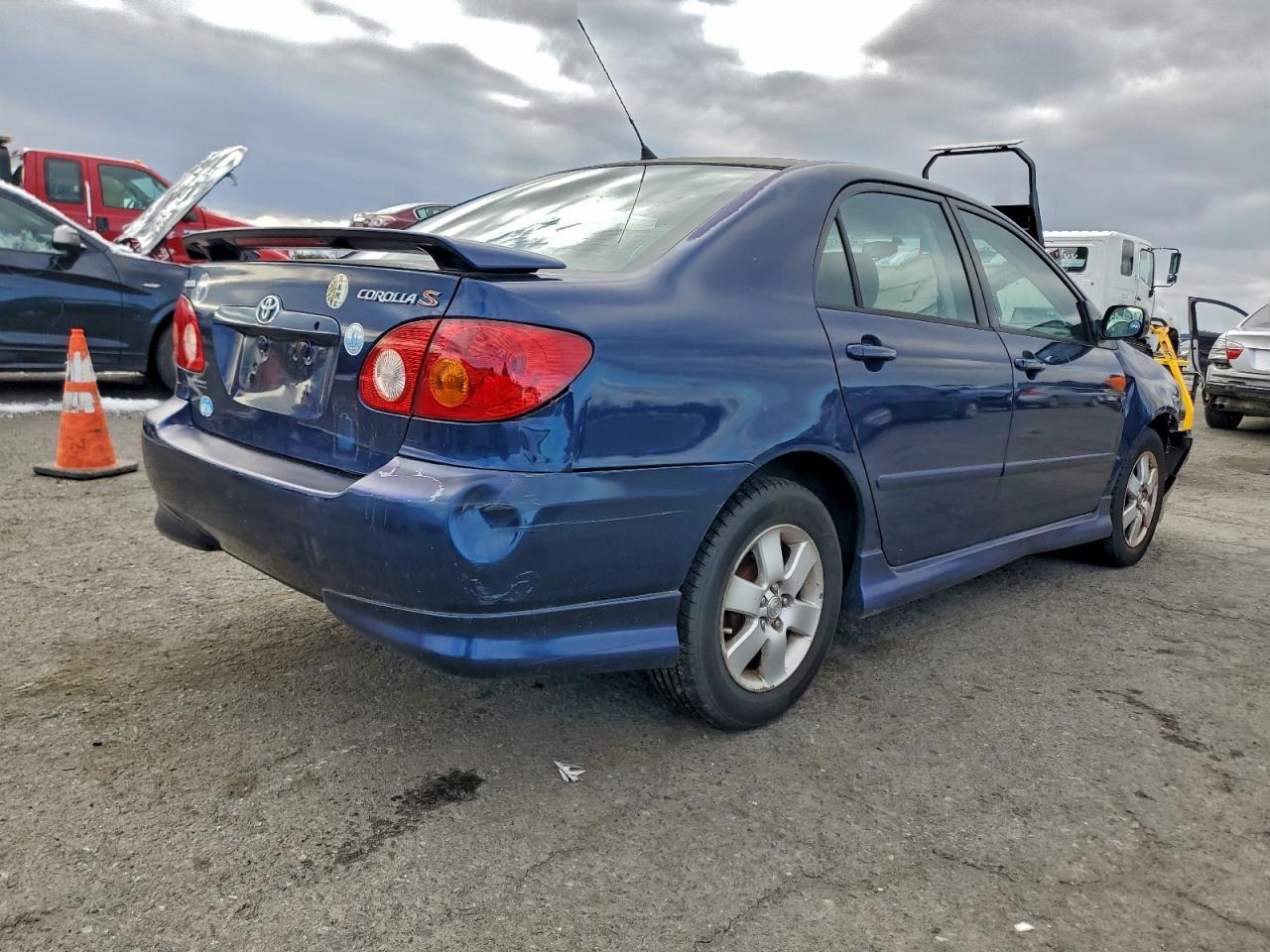 2006 TOYOTA COROLLA CE photo 3