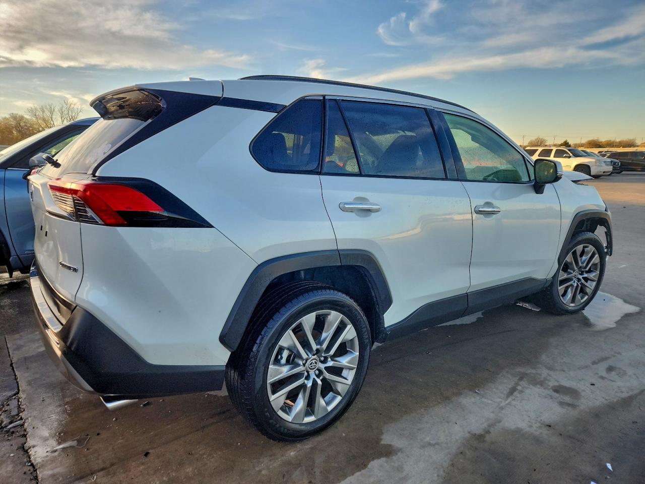 2025 TOYOTA RAV4 LIMITED photo 3