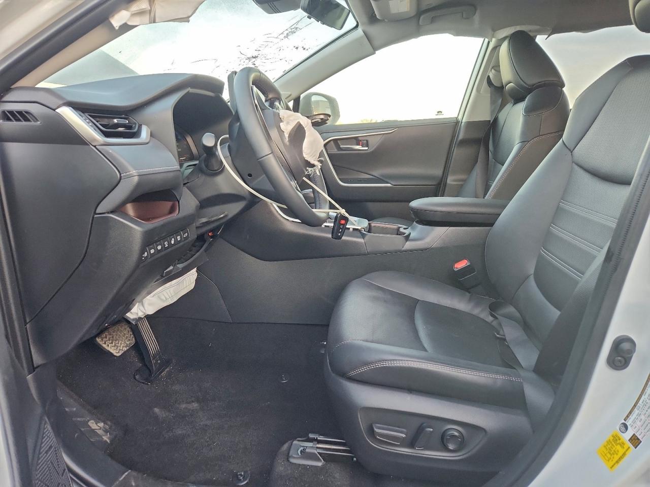 2025 TOYOTA RAV4 LIMITED photo 7
