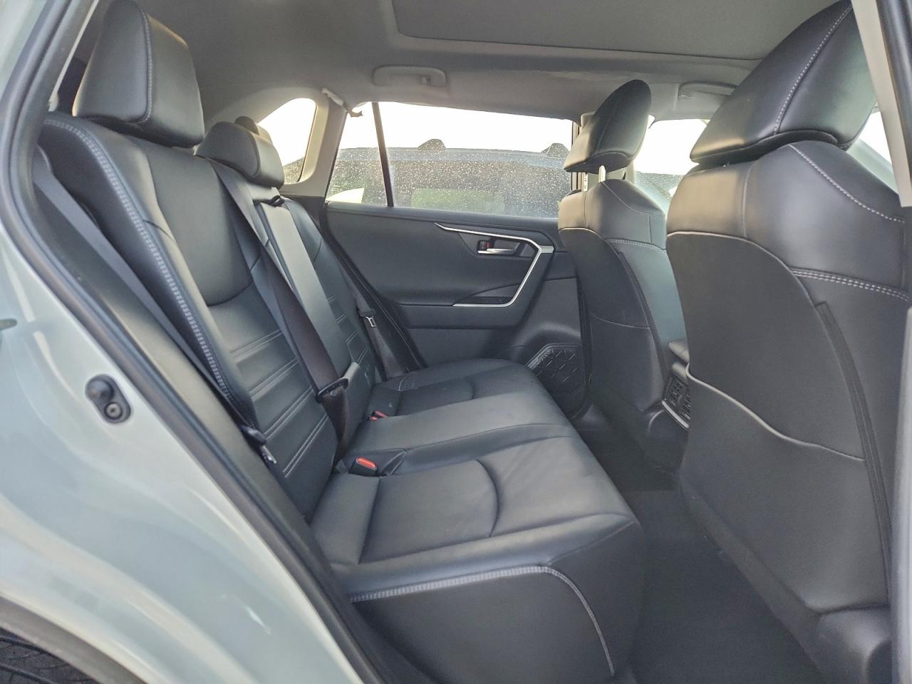 2025 TOYOTA RAV4 LIMITED photo 11