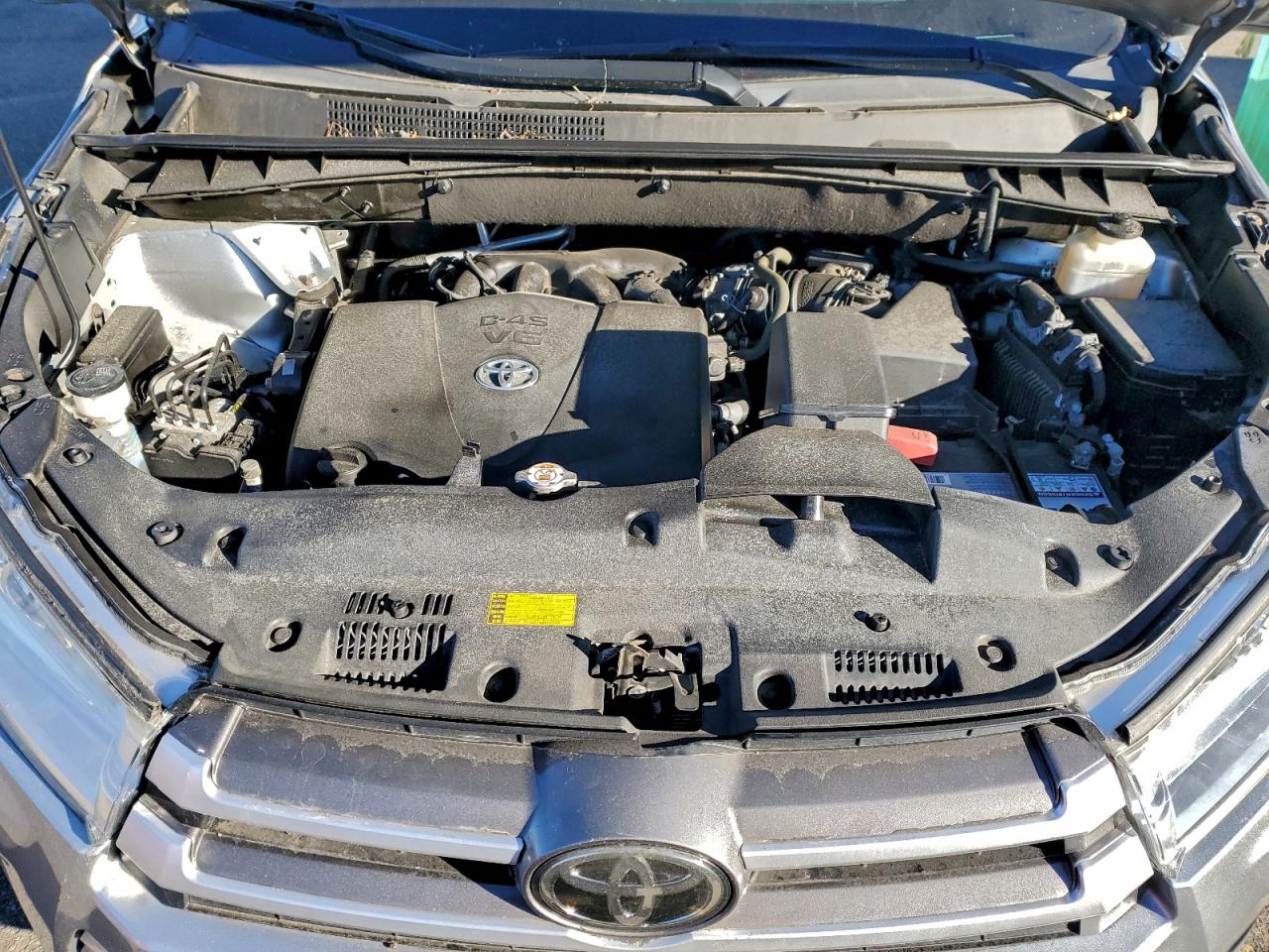 2018 TOYOTA HIGHLANDER SE photo 12