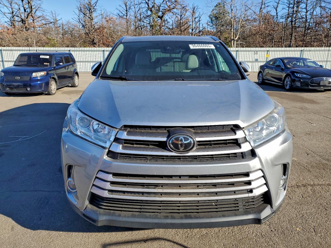 2018 TOYOTA HIGHLANDER SE photo 5