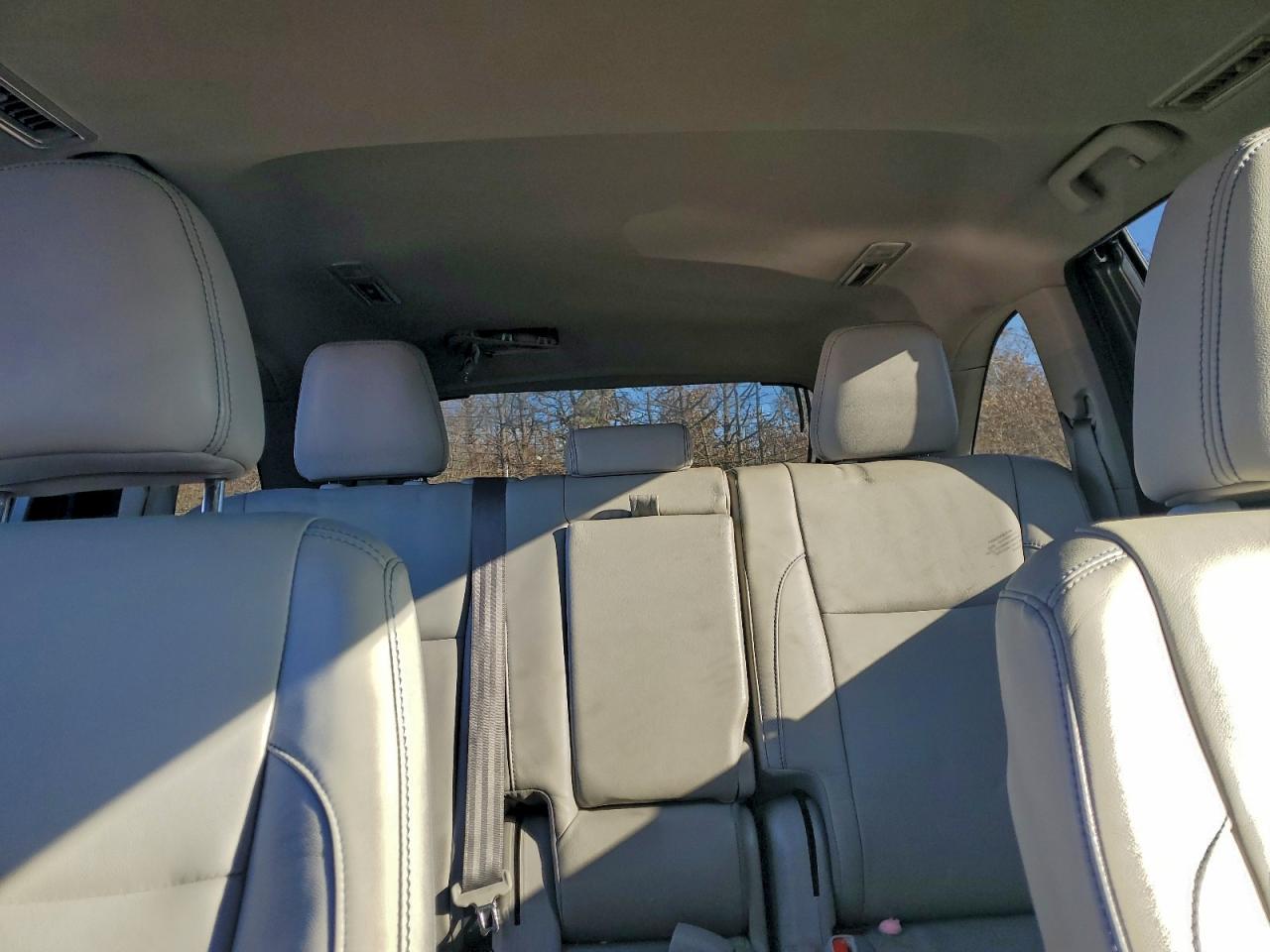 2018 TOYOTA HIGHLANDER SE photo 10