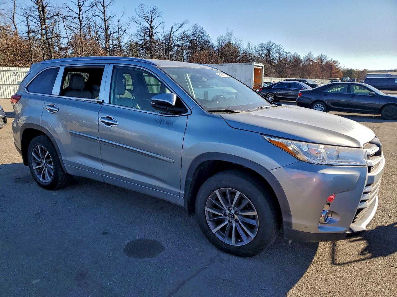 2018 TOYOTA HIGHLANDER SE photo 4