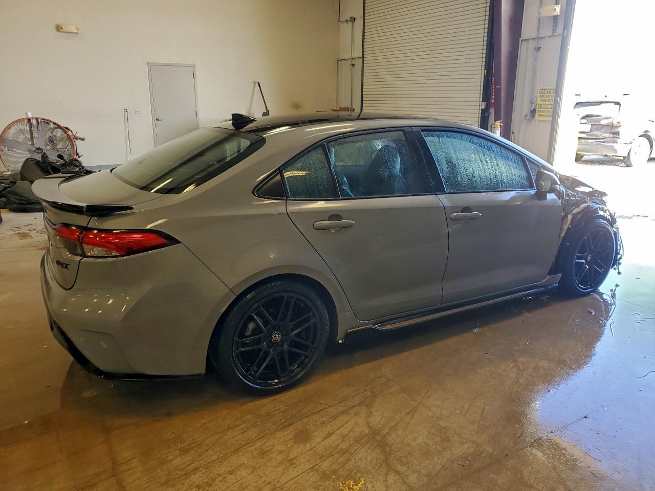 2022 TOYOTA COROLLA XSE photo 3