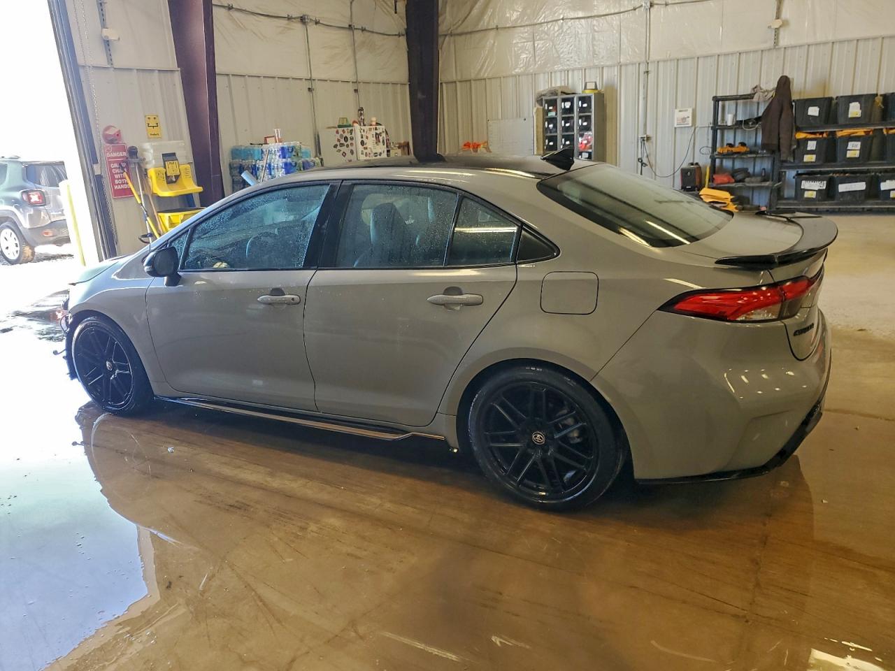 2022 TOYOTA COROLLA XSE photo 2