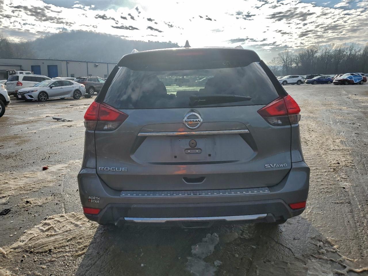 2017 NISSAN ROGUE SV photo 6