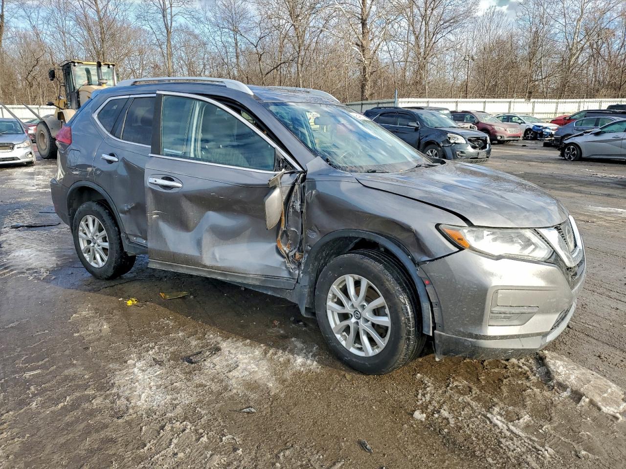 2017 NISSAN ROGUE SV photo 4