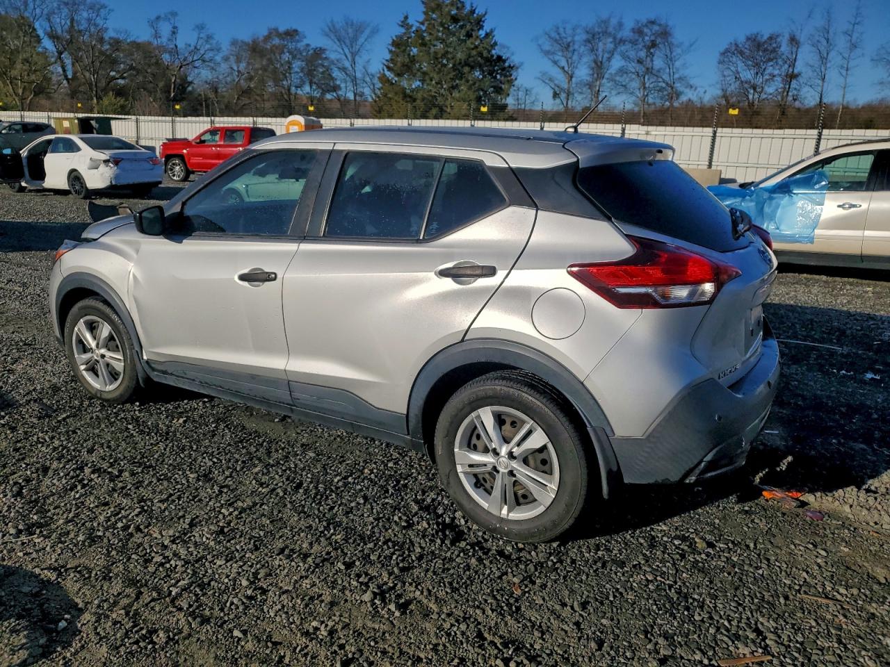 2020 NISSAN KICKS S photo 2