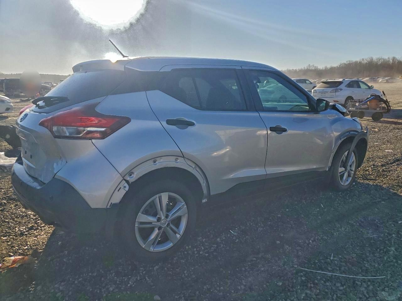 2020 NISSAN KICKS S photo 3