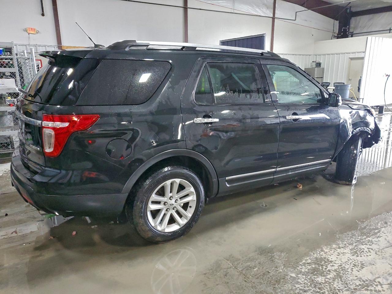 2013 FORD EXPLORER XLT photo 3
