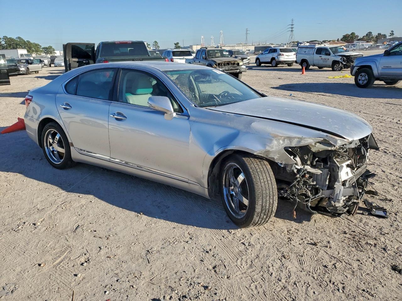 2010 LEXUS LS 460 photo 4